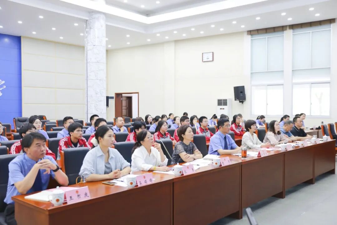 ccb729ff89deb36eac1ebdea5db81d8d.jpg